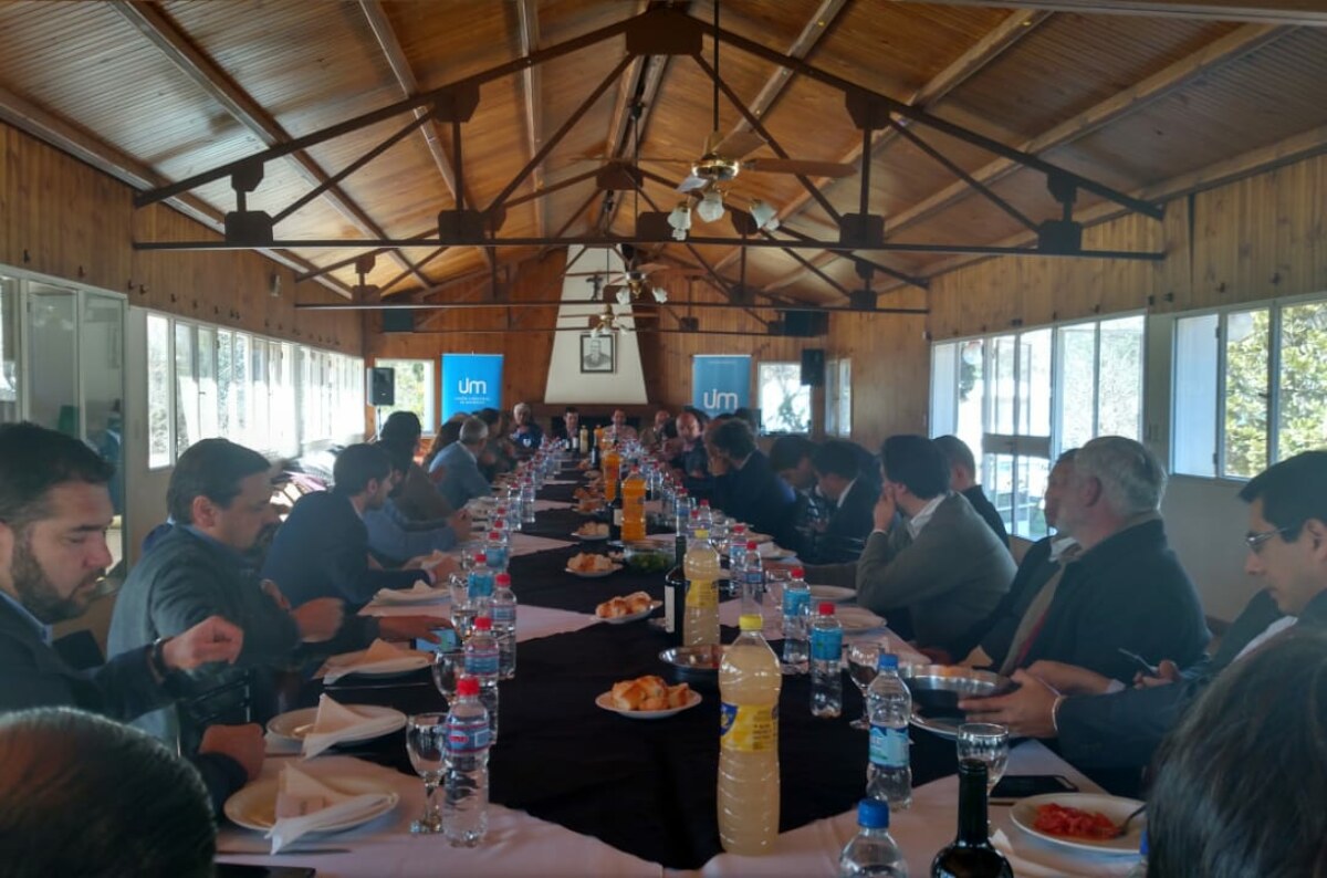 Encuentro del Gobernador de Salta, Juan Manuel Urtubey con empresarios mendocinos